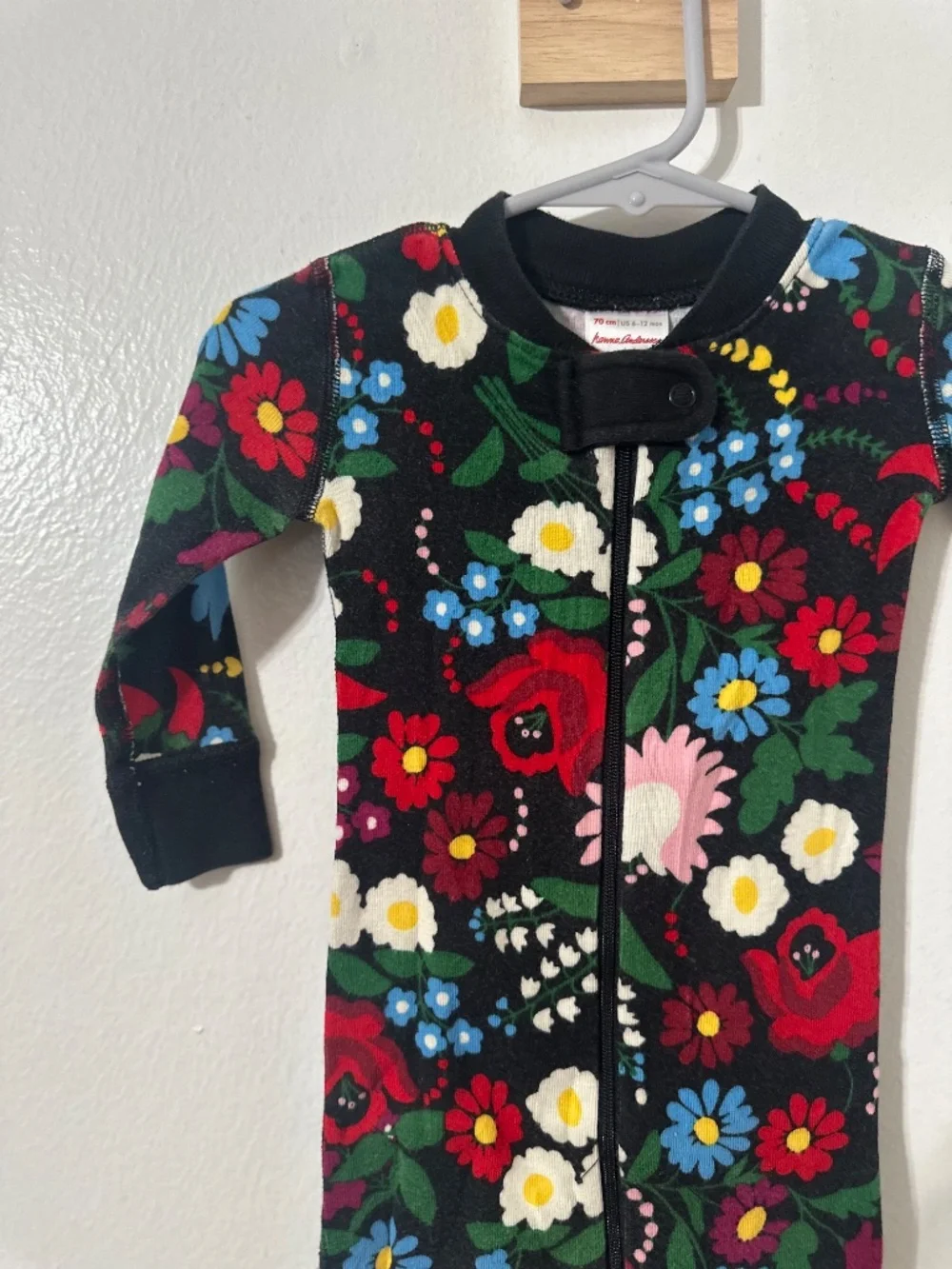 Hanna Andersson Black Floral One Piece Zippy Pajama 6-12 Months
